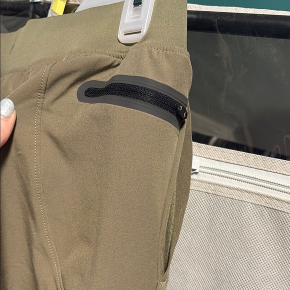 Under Armour Green Joggers with Tapered Leg Design - Picture 7 of 7